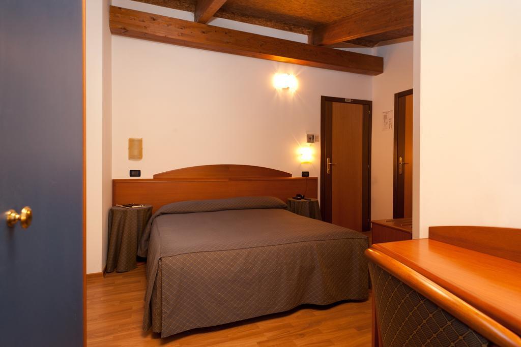 Casa Ferretti Di Ferretti Village Silvi Marina Room photo
